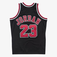 Chicago Bulls Mitchell & Ness Authentic Jersey Alternate Michael Jordan 1997-98