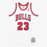 Chicago Bulls Mitchell & Ness Authentic Jersey Home Michael Jordan 1995-96