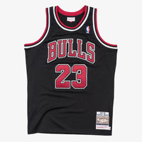 Chicago Bulls Mitchell & Ness Authentic Jersey Alternate Michael Jordan 1997-98