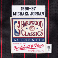 Chicago Bulls Mitchell & Ness Authentic Jersey Alternate Michael Jordan 1996-97